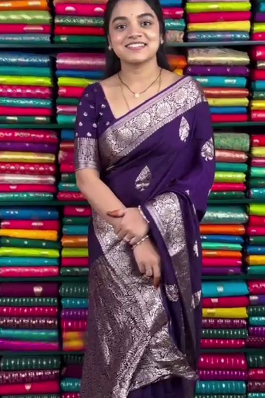 Leaf Pattern Silk Saree