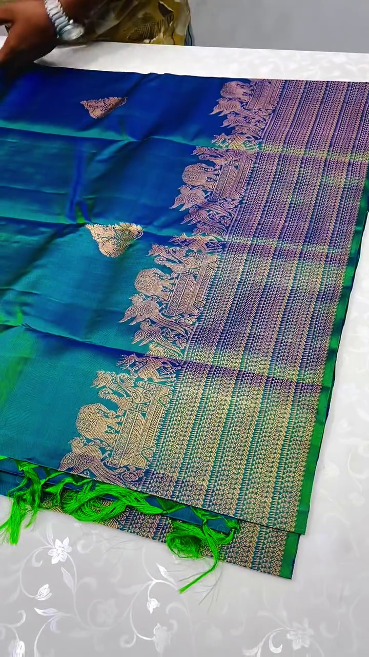 Manohari Kanchipuram bridal Silk Saree