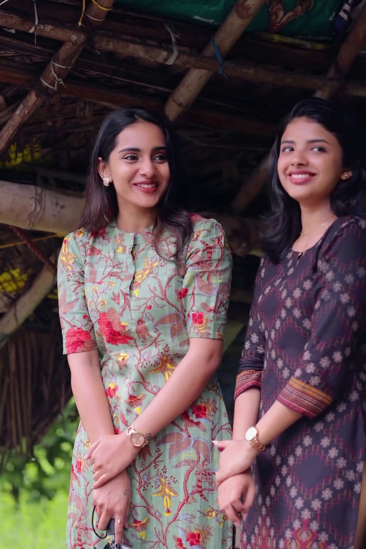 Gulmohar Ikaat kurties